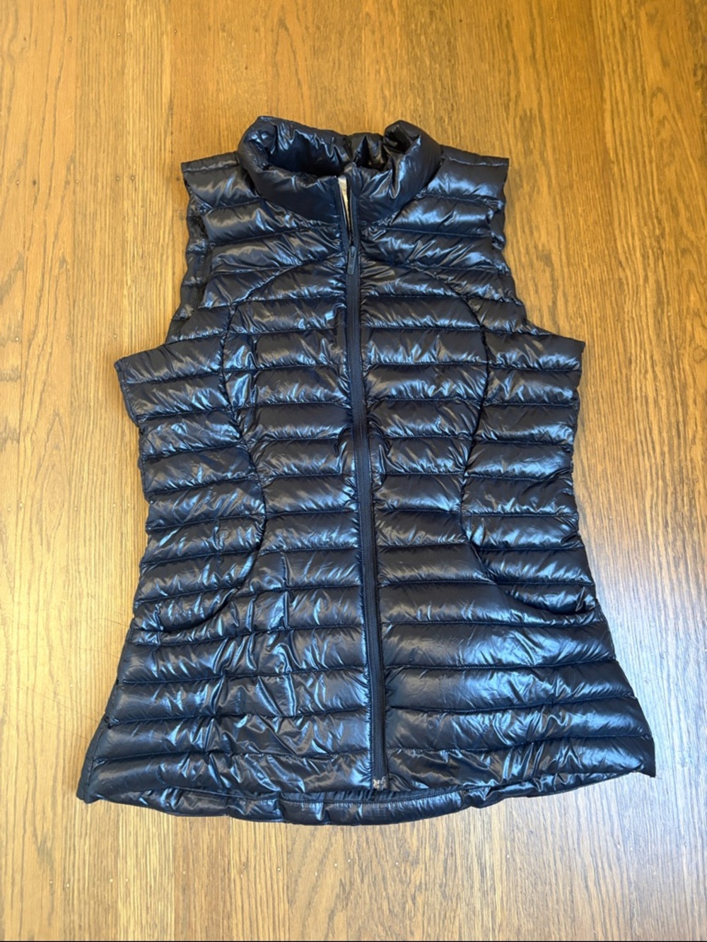 Lululemon athletica pack it down vest in size 8